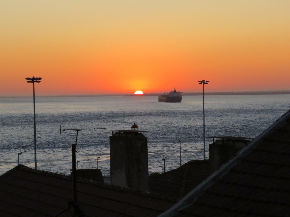 Tejo House River Lisbon アルマダ エクステリア 写真